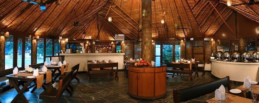 The Riverview Retreat Corbett By Leisure Hotels Garjia Ресторан фото