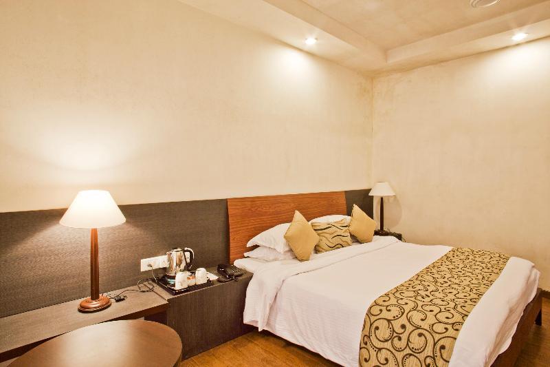 The Riverview Retreat Corbett By Leisure Hotels Garjia Экстерьер фото