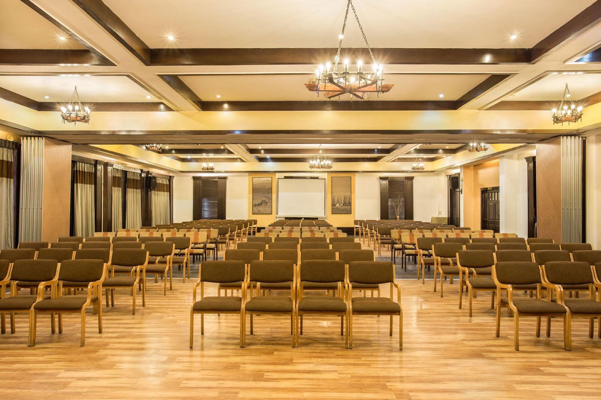 The Riverview Retreat Corbett By Leisure Hotels Garjia Экстерьер фото