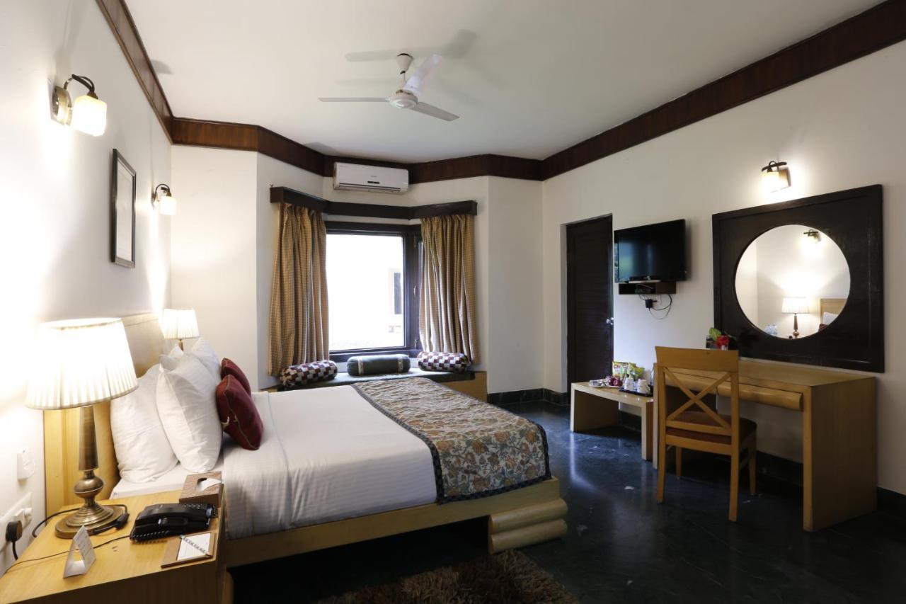 The Riverview Retreat Corbett By Leisure Hotels Garjia Экстерьер фото