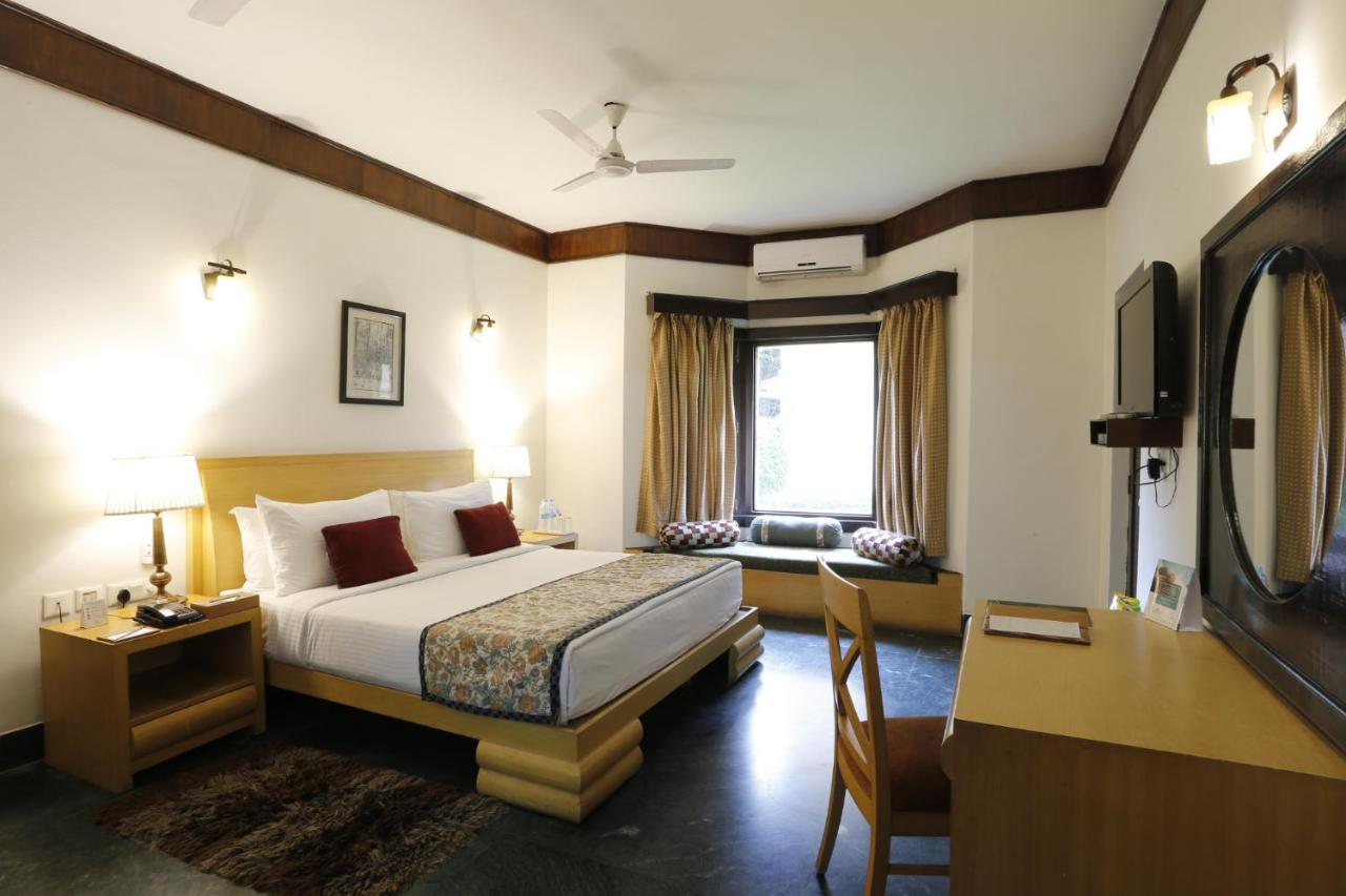 The Riverview Retreat Corbett By Leisure Hotels Garjia Экстерьер фото